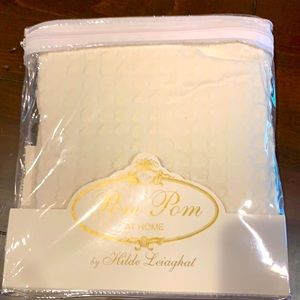 Pom Pom at home pillow sham